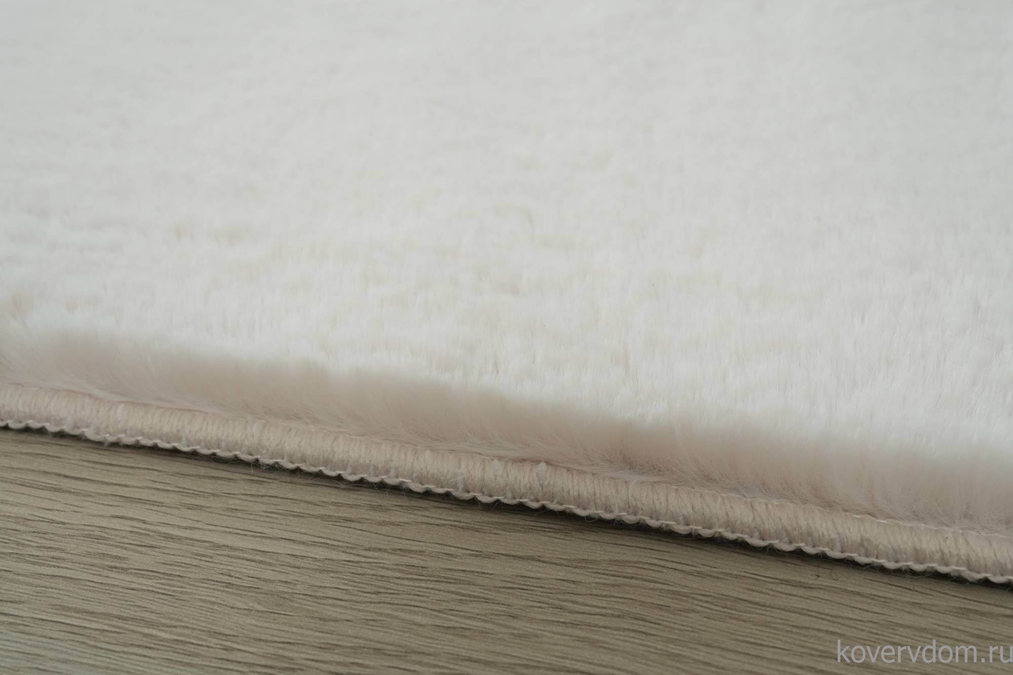 Ковер из искусственного меха RABBIT PX2000 L.BEIGE Ковер из искусственного меха RABBIT PX2000 L.BEIGE