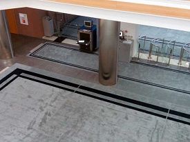 Композиция из полушерстяных ковров и ковровых дорожек в бизнес центр