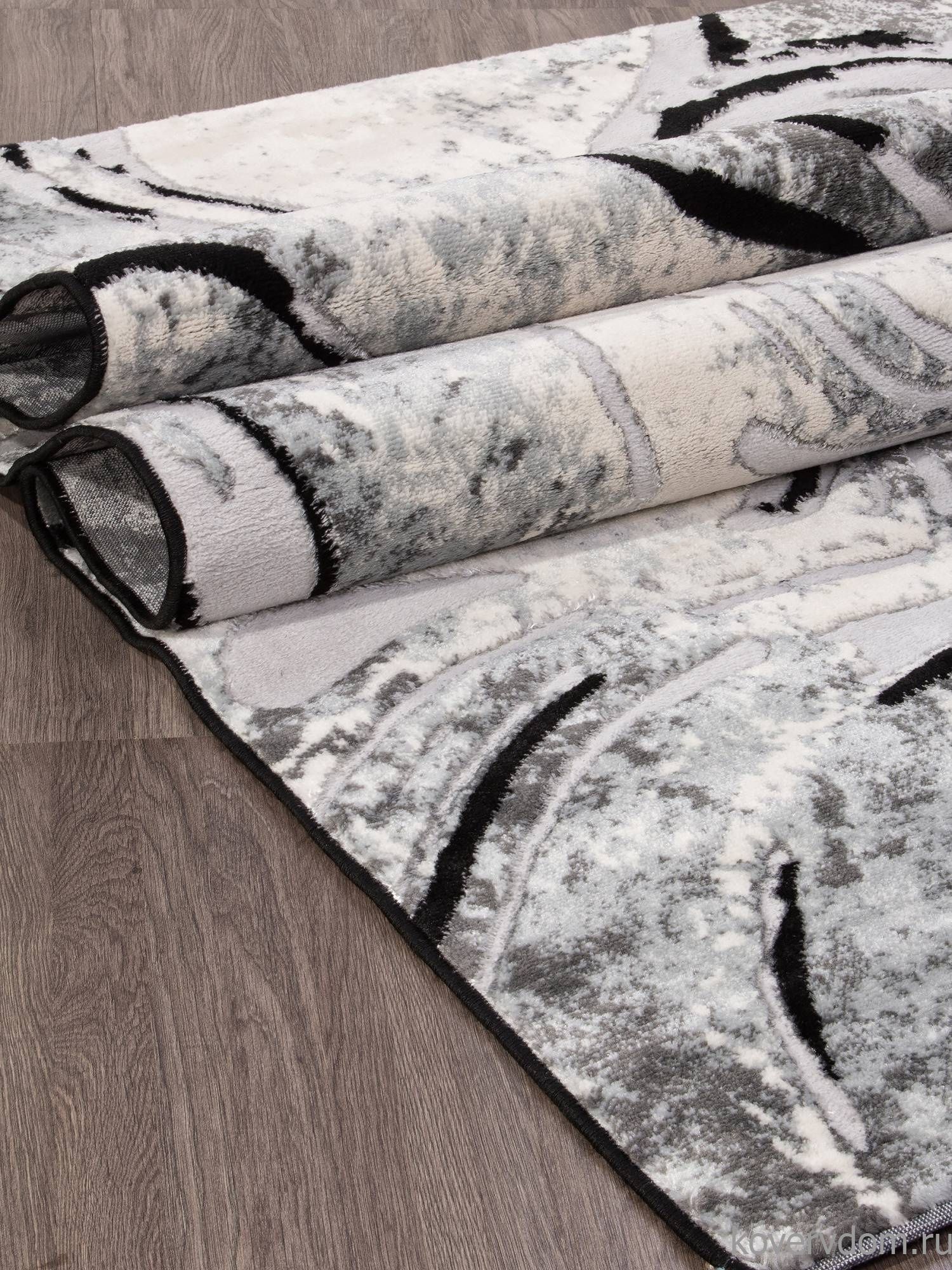 Ковер Valentino Y500B LIGHT GREY SHIRINK / BLACK